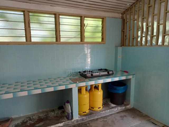 Middle Room -Double Sty Semi-D at Jalan Kuala Kangsar 5