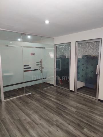 Prima Tanjung Renovated Furnished Office 3 Partition Room near Gurney 1