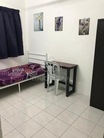 Middle Room near LRT Salak Selatan Station 1