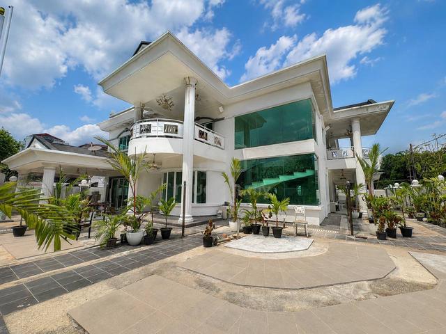 For Rent : Bungalow 10 Room Corner Lot, Ampang Utama Ampang Jaya KL 1