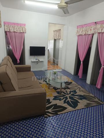 Rumah Pangsa Pantai Peringgit 1