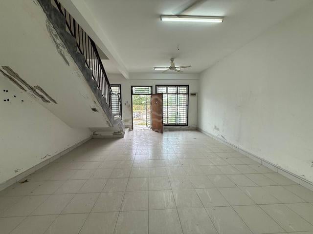 Full loan taman scientex senai double storey terrace house kulai 1