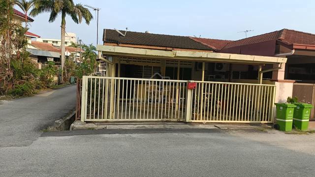 Singel storey terrace house for sale Teruntum Kuantan town 1