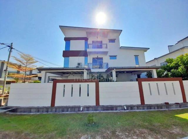 CORNER LOT 3 Storey Taman Suria Warisan KLIA Sepang 1