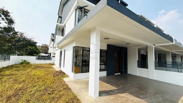 {CORNER} 2 sty house, M RESIDENCE 2, acacia park, garden height 1