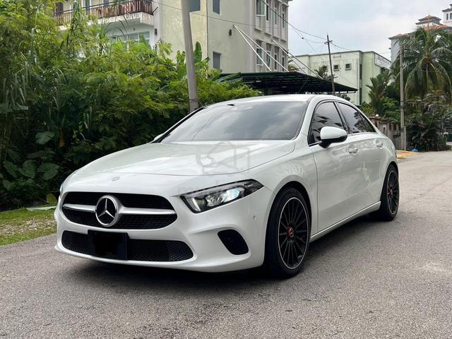Mercedes Benz A-CLASS 2.0 250 4MATIC LOW MILEAGE - 1