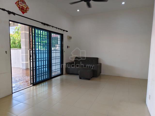 Below market value! Freehold single storey house nearby Botani 1