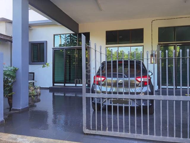 Single Room (Female Non-Smoker) - at Jalan Bukit Ubi 1