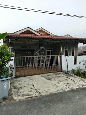 KLUANG(SRI LAMBAK)‼️BANGLO BESAR(5Bilik)MURAH‼️FULL RENOVATE‼️ 1