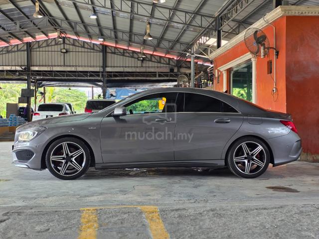 (Loan Kedai) 2016 CBU M/Benz CLA250 2.0 (A) 4MATIC - 4