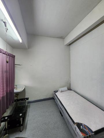 Taman Century Single common room for rent 1