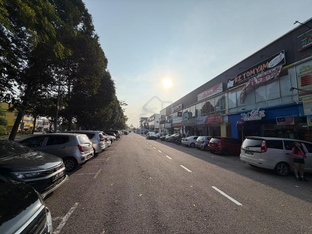 Kota Masai Double Storey Shoplot Facing Main Road Good ROI 4.7% 1