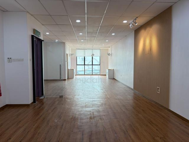 [RENOVATED 1st Floor unit]  Shop Office lot Kota Kemuning Shah Alam 1