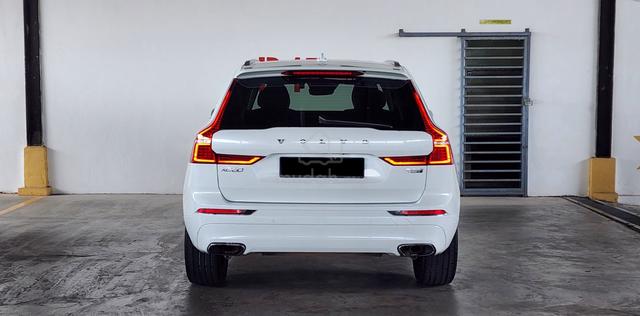 2019 Volvo XC60 2.0 T8 INSCRIPTION (A) TTop Cdtn!! - 4