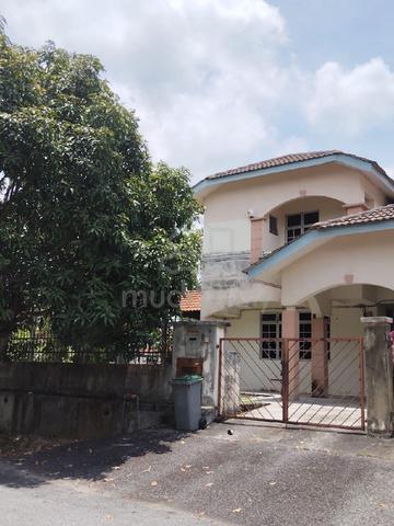 Double Storey Corner Lot House 1