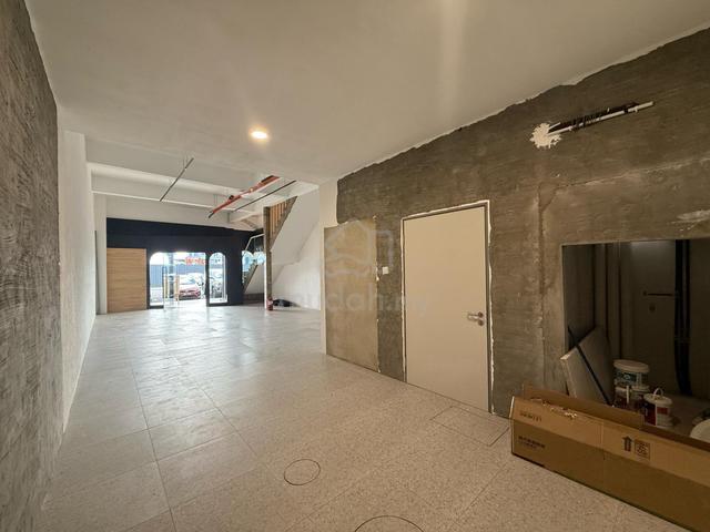 GROUND FLOOR INTERMEDIATE SHOPLOT FOR RENT AT NORTHBANK KUCHING srw 1