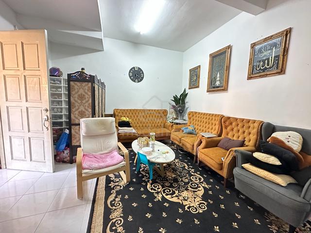 2 Storey Terrace, Jalan Kristal Seksyen 7, Shah Alam 1