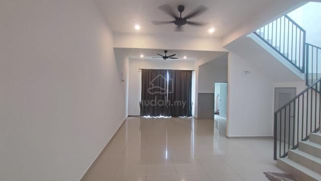 La Casa Lunas 2-Storey House For Rent 1