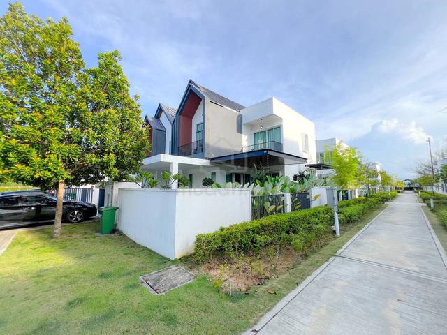 RENOVATED 🔥 END LOT House Garden Homes Ebonylane Eco Forest Semenyih 4