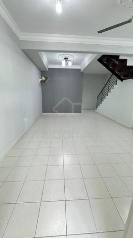 Rumah Teres 2 Tingkat Untuk Dijual Di Tmn Sceintex Kelapa Sawit Kulai 4