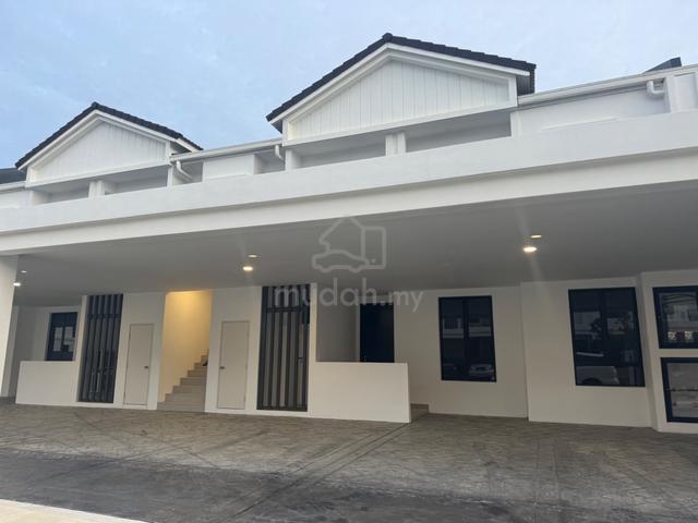 Townhouse (lower unit) at Eco Horizon, Batu Kawan for rent 1