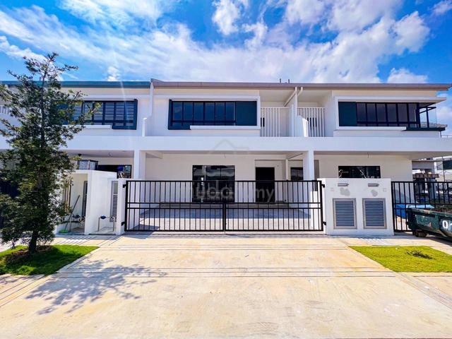 FREEHOLD!! 2 Storey Superlink House Lakeside Cyberjaya 1