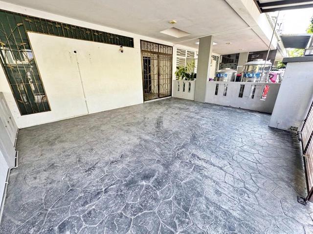 CHEAPEST RENOVATED 3 Storey SUPERLINK Terrace Taman Tropika 2 Bangi 1