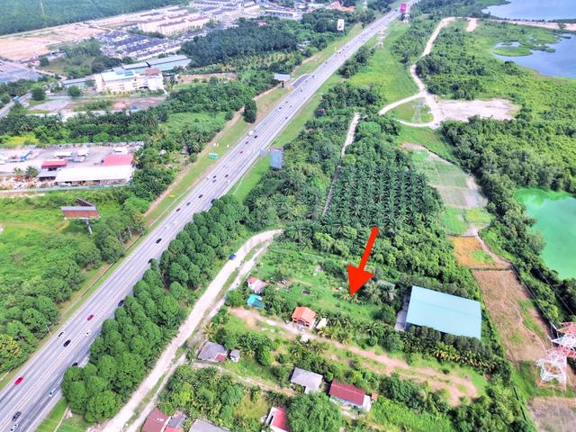 Agricultural Land (Industrial) Kampung Dengkil FACING HIGHWAY 1