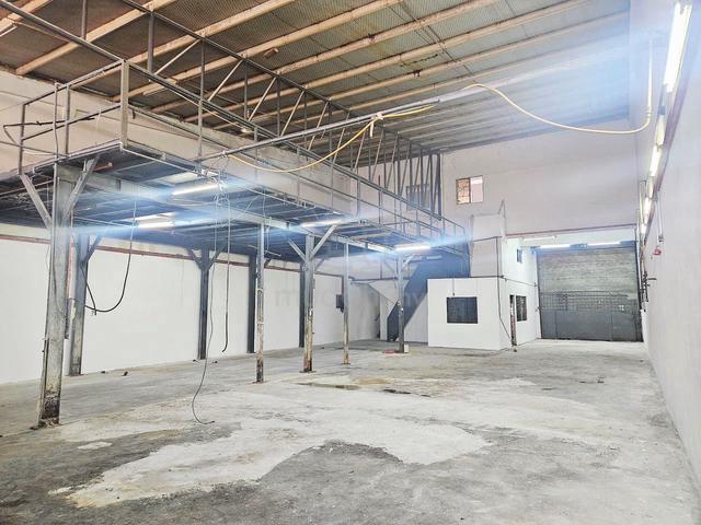 Desa Cemerlang - 1.5 Storey Terrace Factory For Rent 1