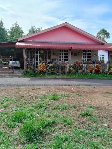 Sebuah rumah untuk dijual 1