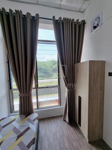 15mins to CIQ 1min to Larkin Sentral Strategic Location 2