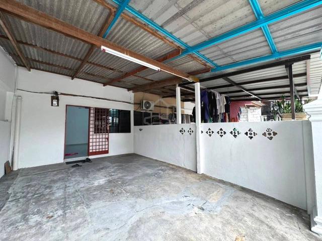 PUTERI WANGSA Ulu Tiram Jalan Lading 2 Storey Medium Cost New Painted 1