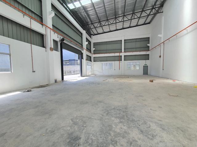 3 Storey Semi D Xme Nilai side by side units available 3