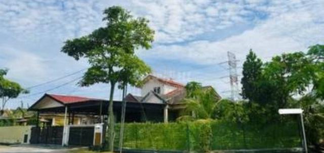 Corner unit, Semi D, Taman Arked, Dengkil Selangor 1