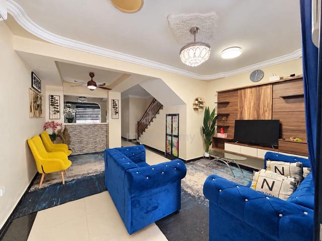 [FULLY FURNISHED] Homestay Cantik Scientex Pasir Gudang 1