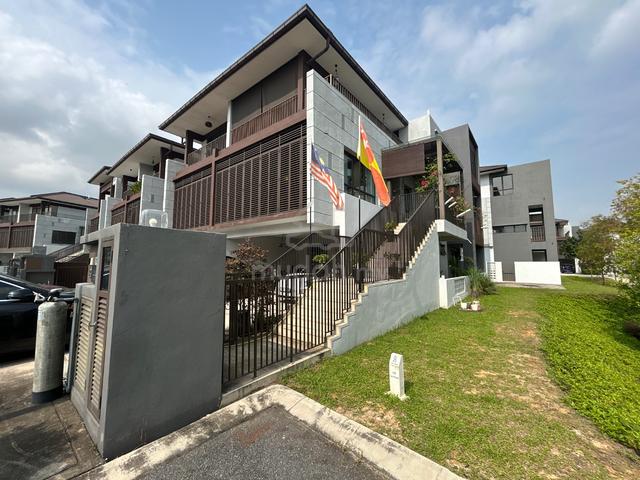 HOT! End Lot 3 Storey Fully Renovated – THE MULIA RESIDENCE, CYBERJAYA 1