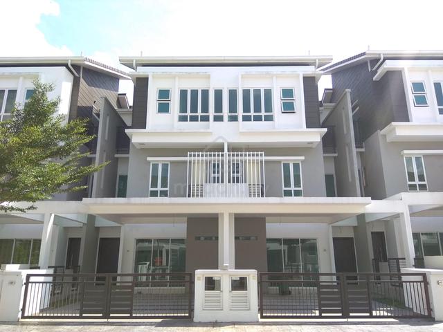 3sty terrace house tiara south semenyih selangor 1