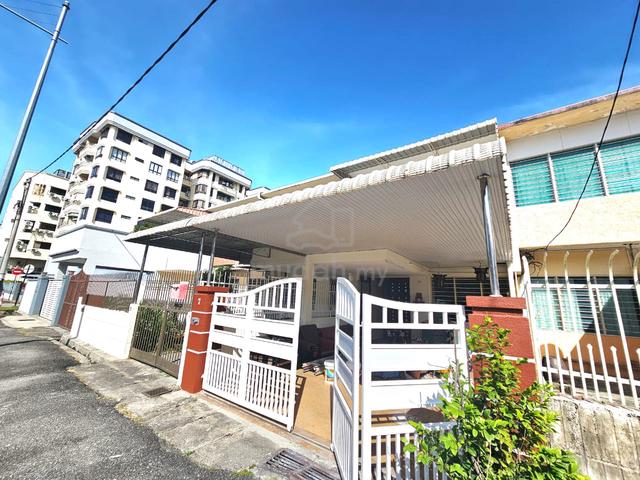 double storey house at pulau tikus for rent 1