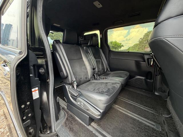 【 RECOND,OFFER 】2021 Toyota VOXY 2.0 ZS KIRAMEKI 3 - 5