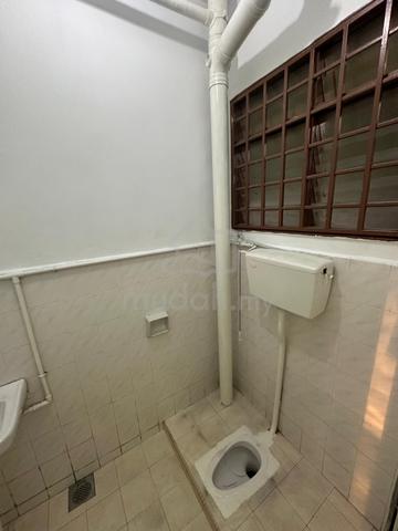 Renovated Saleng kulai Senai Terrace house for Sale 4