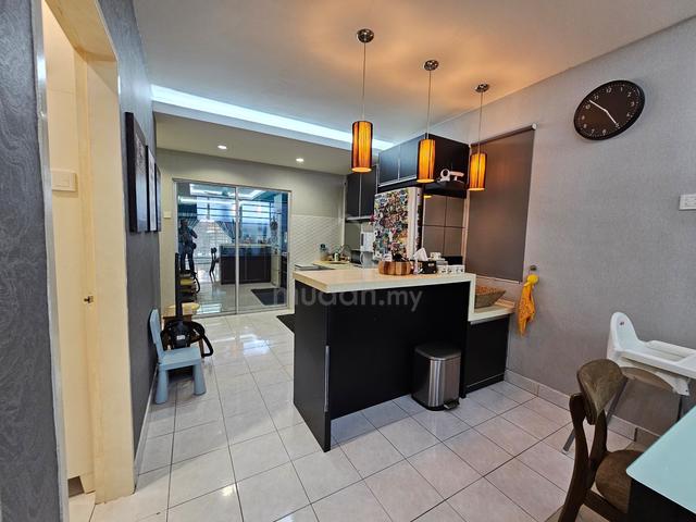 Extra Land 2 Storey Fully Renovated Putra Impiana Puchong End Lot 2