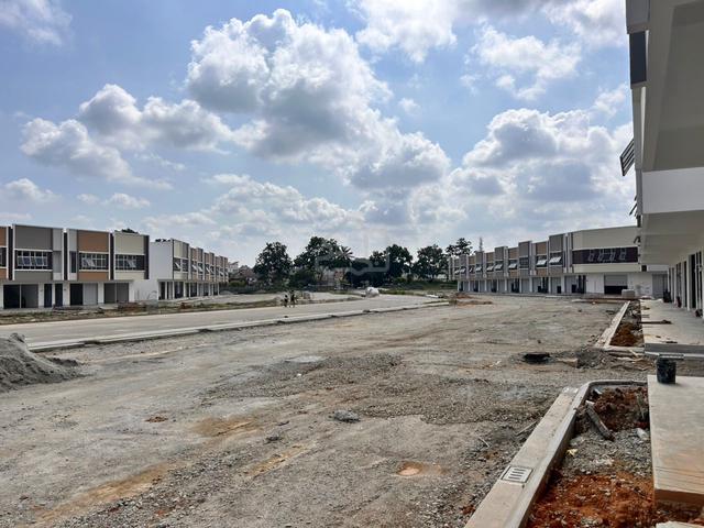 Bandar Baru Kangkar Pulai New Double Storey Shoplot for rent 1