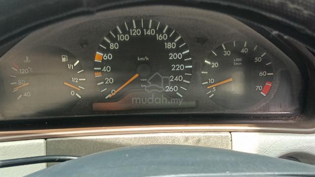 1995 Mercedes Benz 230E 2.0 (M) - 4