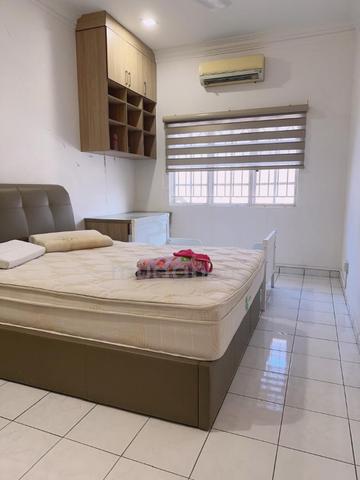 Partially furnished Bayu Perdana House For Rent 4