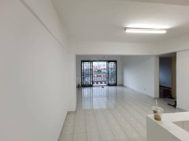 Plaza 393 1