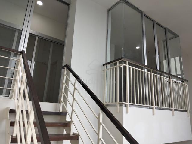 E Suite-Designer Suite @ Emerald Avenue 1