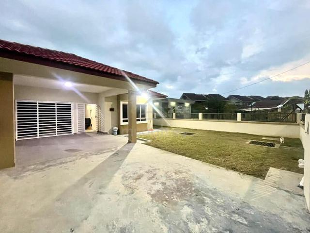 Nice Single Storey Semi-D In PD Taman Mahkota For Sale 1