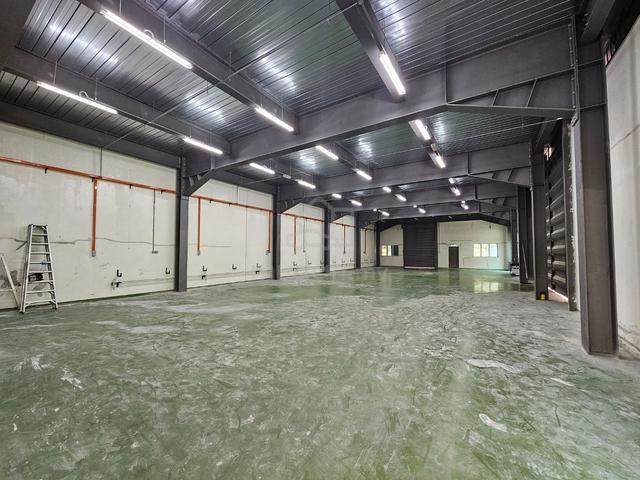 Semenyih 1.5 Storey Semi-D Factory For Sale 1