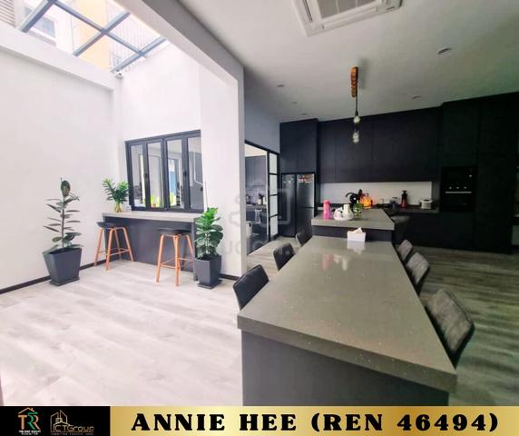 Putra Pogun Luxurious Designed Bungalow For Sale 1