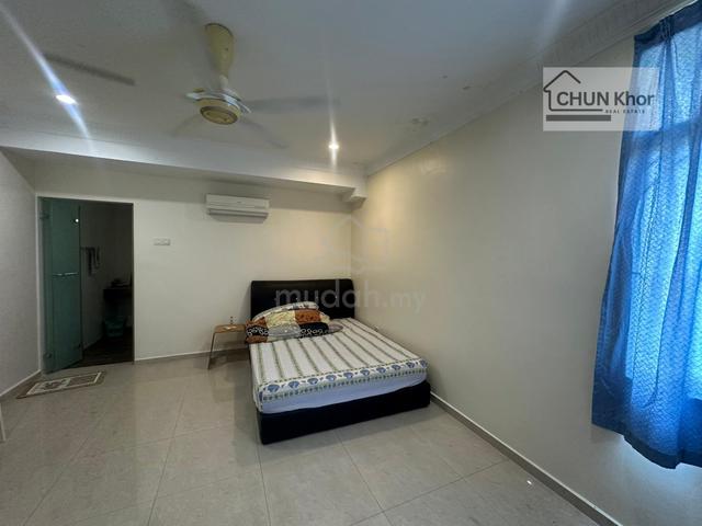 Double Story Semi Detached House with 6 Bedroom For Rent 1